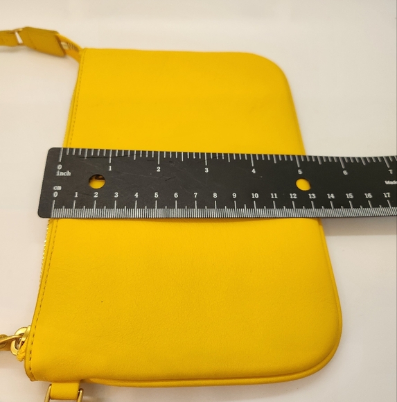 MCM San Marcos Liz Shopper Yellow Leather Pochette - Picture 12 of 12